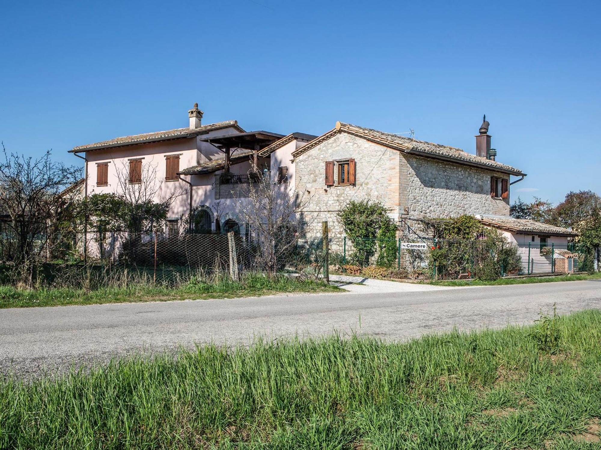 Al Guado Di Assisi B&B Bastia Umbra Exterior photo